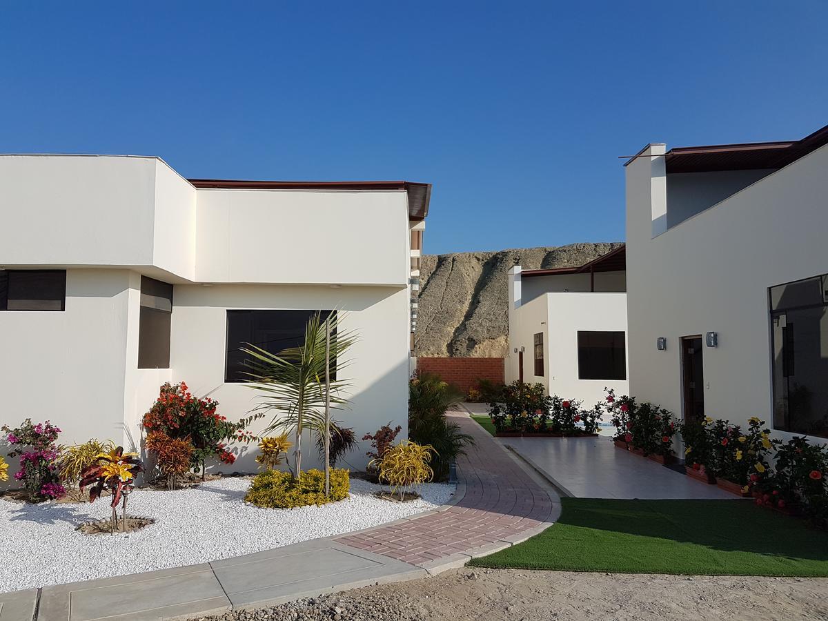 Matices Del Mar En Canoas Canoas de Punta Sal Exterior foto